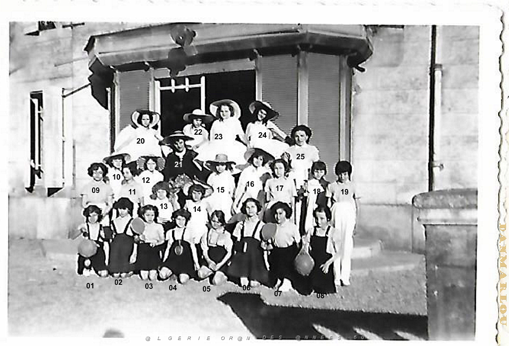 COLO LE LEZERT CASTRES TARN DAMES AFRICAINES MARAVAL 1955 N02.png